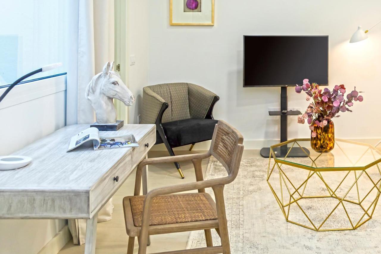 Genteel Home Feria เซบีญา ภายนอก รูปภาพ