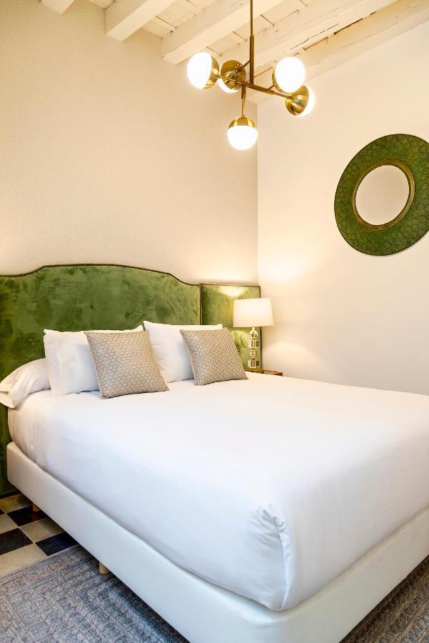 Genteel Home Feria เซบีญา ภายนอก รูปภาพ