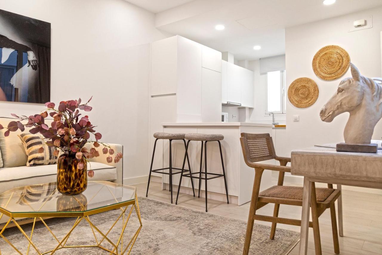 Genteel Home Feria เซบีญา ภายนอก รูปภาพ