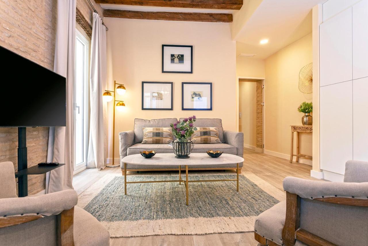 Genteel Home Feria เซบีญา ภายนอก รูปภาพ
