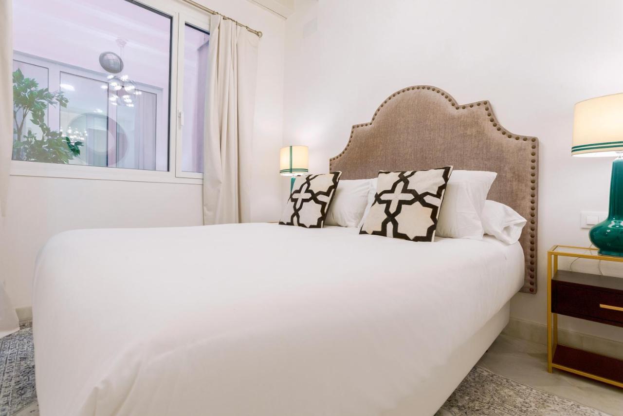 Genteel Home Feria เซบีญา ภายนอก รูปภาพ