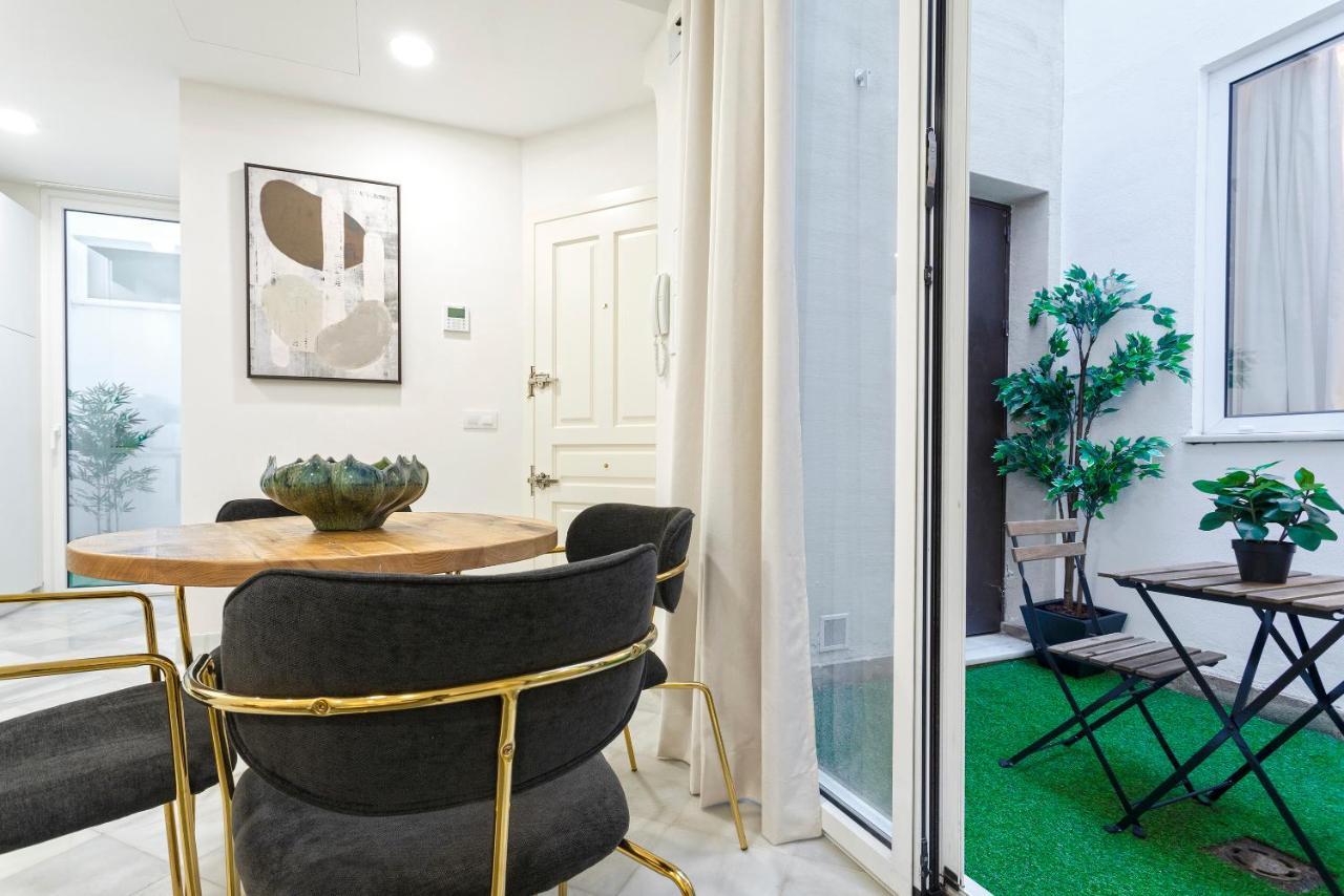 Genteel Home Feria เซบีญา ภายนอก รูปภาพ